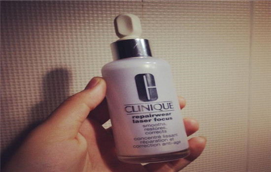 倩碧镭射瓶真假鉴别，倩碧镭射瓶白天可以用吗