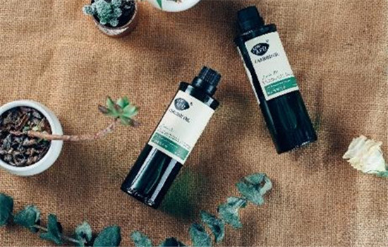 荷荷巴油怎么做喷雾，荷荷巴油护肤后要不要洗