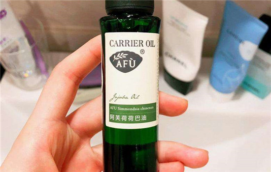 阿芙荷荷巴油几天用一次，荷荷巴油需要避光使用吗