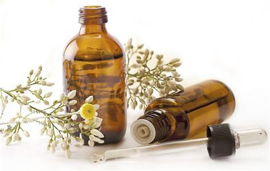 阿芙荷荷巴油和茶树精油怎么用，茶树精油的功效与作用