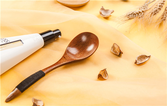 荷荷巴油可以擦身体吗，除了擦身体还可以这样用