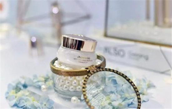 梵蜜琳贵妇膏是膏状还是颗粒状的，梵蜜琳贵妇膏怎么用