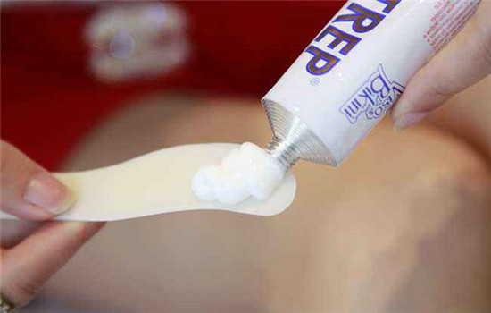 脱毛膏的刮板可以用什么代替 以下方法你学会了吗