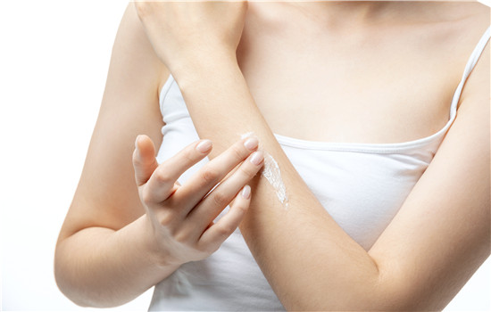 在家要涂防晒霜吗，怎样选购合适的防晒产品