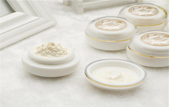 贵妇膏是粉底液吗，贵妇膏与粉底液的区别