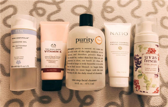 为什么用完洗面奶脸会紧绷干燥，洗面奶的正确打开方式