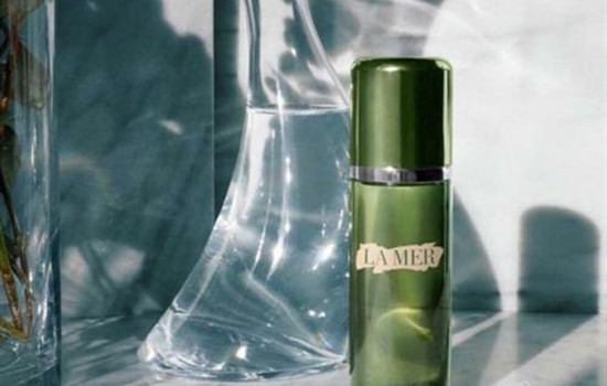 lamer精粹水卡扣怎么开，lamer精粹水怎么用