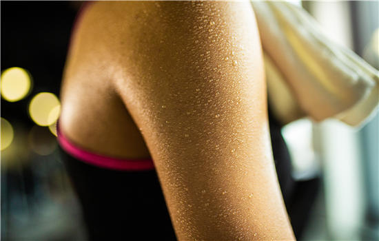 止汗露好还是止汗喷雾好，走珠和喷雾哪个更好