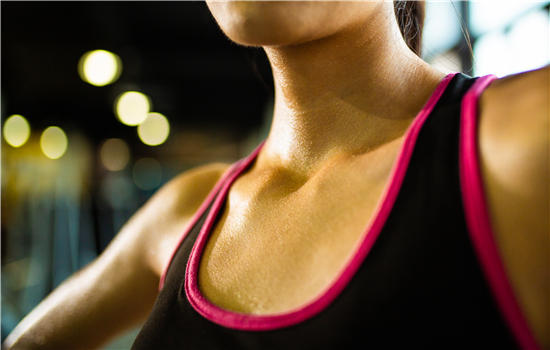 止汗露可以涂在脖子上吗，止汗露粘腻的问题出在这里