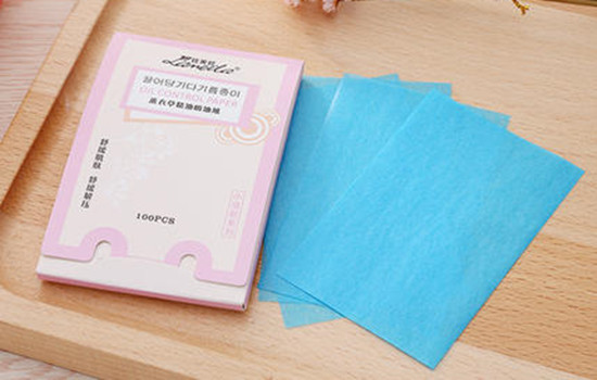 吸油纸会吸掉素颜霜，吸油纸对皮肤的利弊