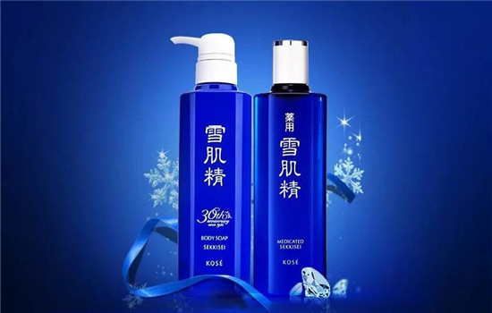 雪肌精化妆水盈润型怎么样，既可以补水保湿还能美白