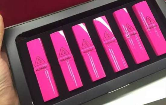 3ce烟管口红黑管和红管的区别，你真的会涂口红吗