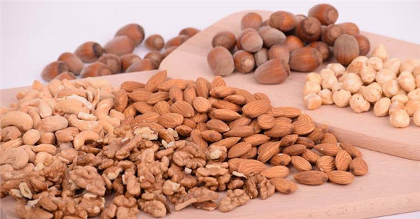 干果和坚果的许多健康益处
