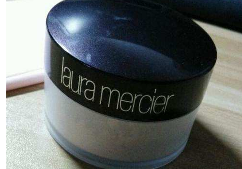 罗拉散粉和纪梵希散粉哪个好，罗拉散粉和纪梵希散粉区别对比