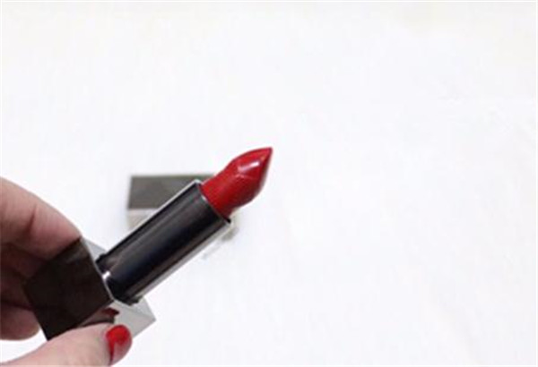 Burberry巴宝莉109是什么颜色，​Burberry巴宝莉109试色