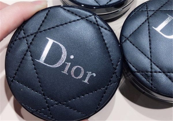 迪奥皮革气垫怎么样，​迪奥皮革气垫010试色
