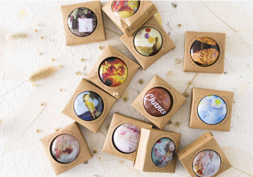 香膏的正确使用方法，​香膏和香水哪个好