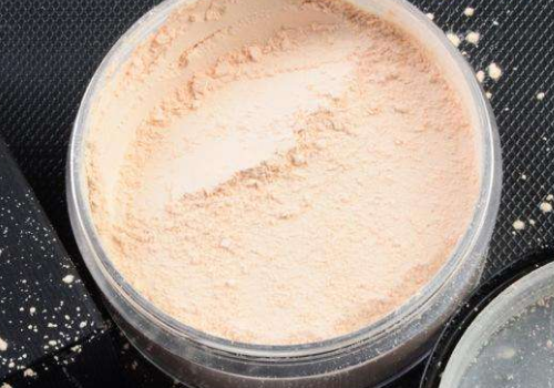 散粉珠光和哑光的区别，​散粉珠光和哑光适合什么皮肤