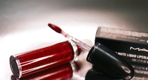 mac唇釉Love Weapon是什么颜色