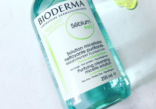 贝德玛可以卸口红吗，贝德玛卸唇妆刺激吗