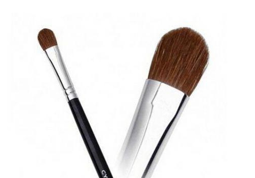 涂眼影需要什么刷子，​眼影刷有哪几种