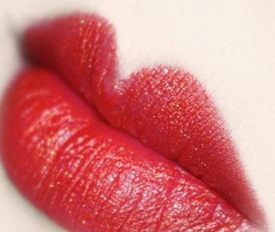 美宝莲金属唇膏62号显白吗