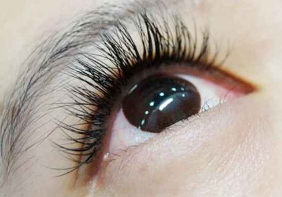 种睫毛和孕睫毛一样吗​，种睫毛和睫毛膏哪个好
