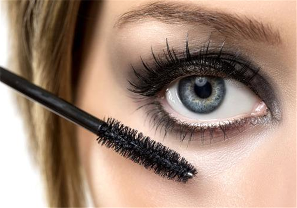 睫毛膏可以用什么卸妆