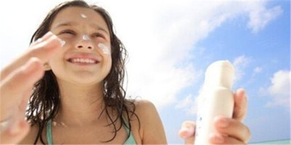 防晒搓泥原因，防晒搓泥了怎么办