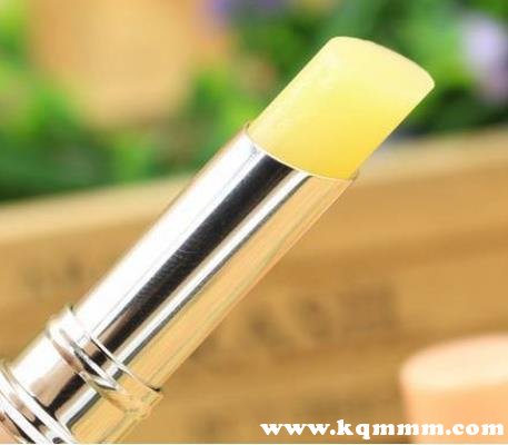 润唇膏属于化妆品吗，润唇膏属于什么类目