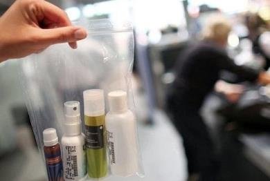 坐飞机化妆品怎么带，有什么要求