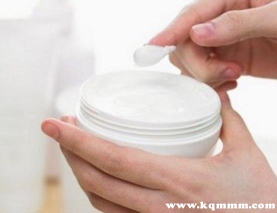 ｅｍｕｌｓｉｏｎ化妆品中的意思，ｅｍｕｌｓｉｏｎ是水还是乳