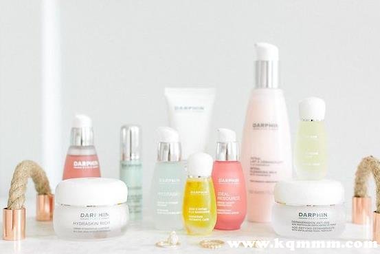 ｈｙｄｒａｔｉｎｇ是什么意思化妆品，ｈｙｄｒａｔｉｏｎ化妆品中的意思