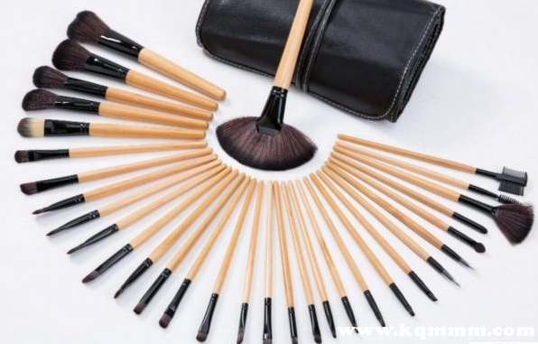 第一次洗化妆刷怎么清洗，怎么清洗化妆刷