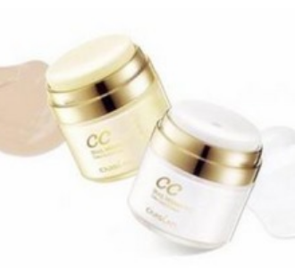 先用cc霜还是先用防晒霜，cc霜和防晒霜哪个先涂