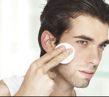 男生用素颜霜还是bb霜，男生皮肤黑用bb霜还是素颜霜