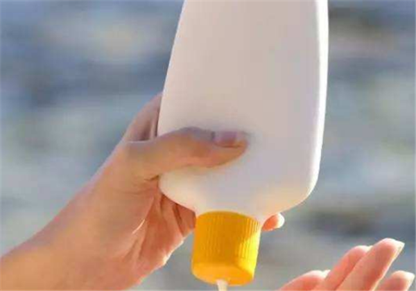 防晒霜用量越多越好吗，​防晒霜使用量不足会怎样