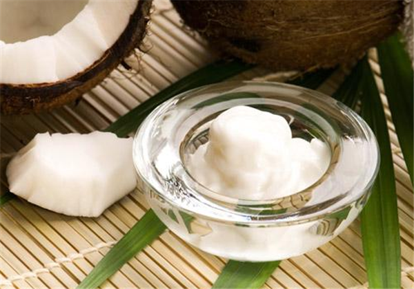 椰子油去黑头有用吗，方法是怎样的