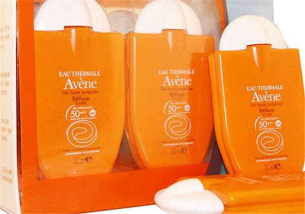 涂防晒乳前要涂什么，和bb霜哪个先用