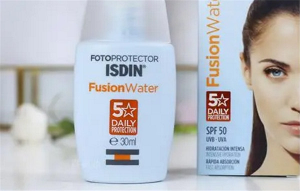 夏天晒黑了怎么快速白回来