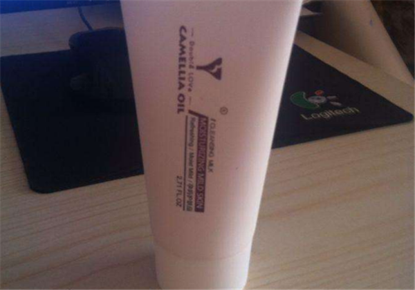 冬天要用洗面奶洗脸吗，一天用几次好