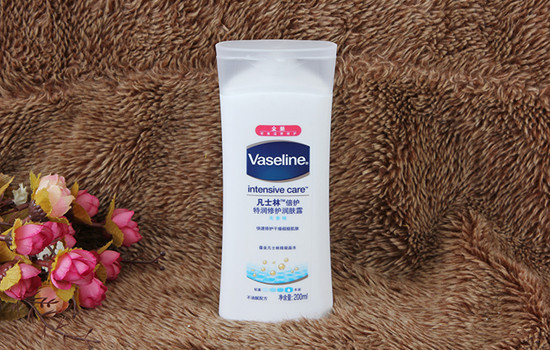 皮肤干裂用甘油还是凡士林，这些你知道吗