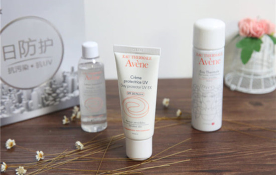 水乳霜是什么，水乳霜先用哪个