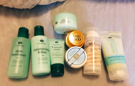 护肤品一天用几次最佳，肌肤所接受的量是有限的