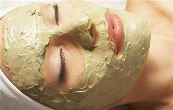 先去角质还是先敷面膜，去角质加补水面膜有效解决干燥肌