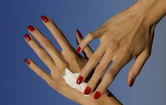 护手霜搓泥是什么原因，怎么改善这种现象