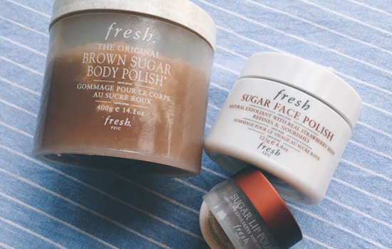 用磨砂膏之前要打湿吗，巧用磨砂膏让肌肤更光滑细嫩