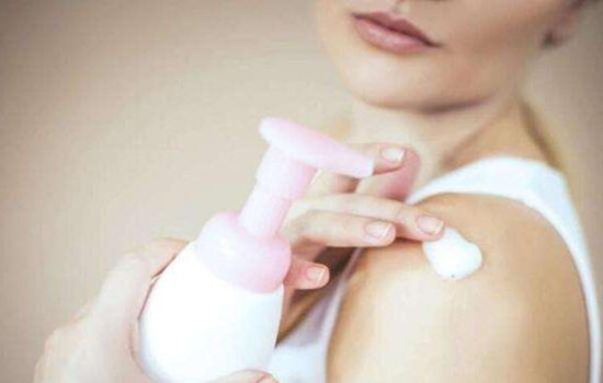 冬天身体乳一次用多少，身体乳涂的太多太少都不好