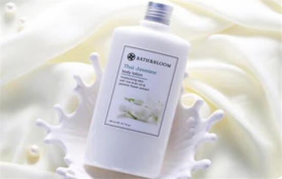 冬天涂身体乳如何不冷，身体冷的状态不宜涂身体乳