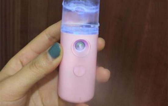 纳米喷雾补水仪怎么充电，需要充电时的提示有三种
